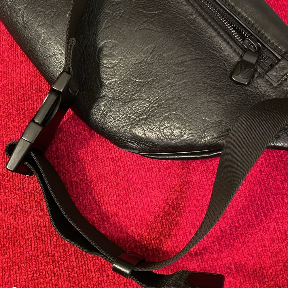 Louis Vuitton Discovery Bumbag  p m - Picture 12 of 16
